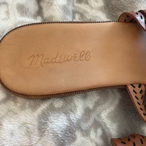 Madewell leather sandal size 9. Only worn once super duper cute! Too narrow.